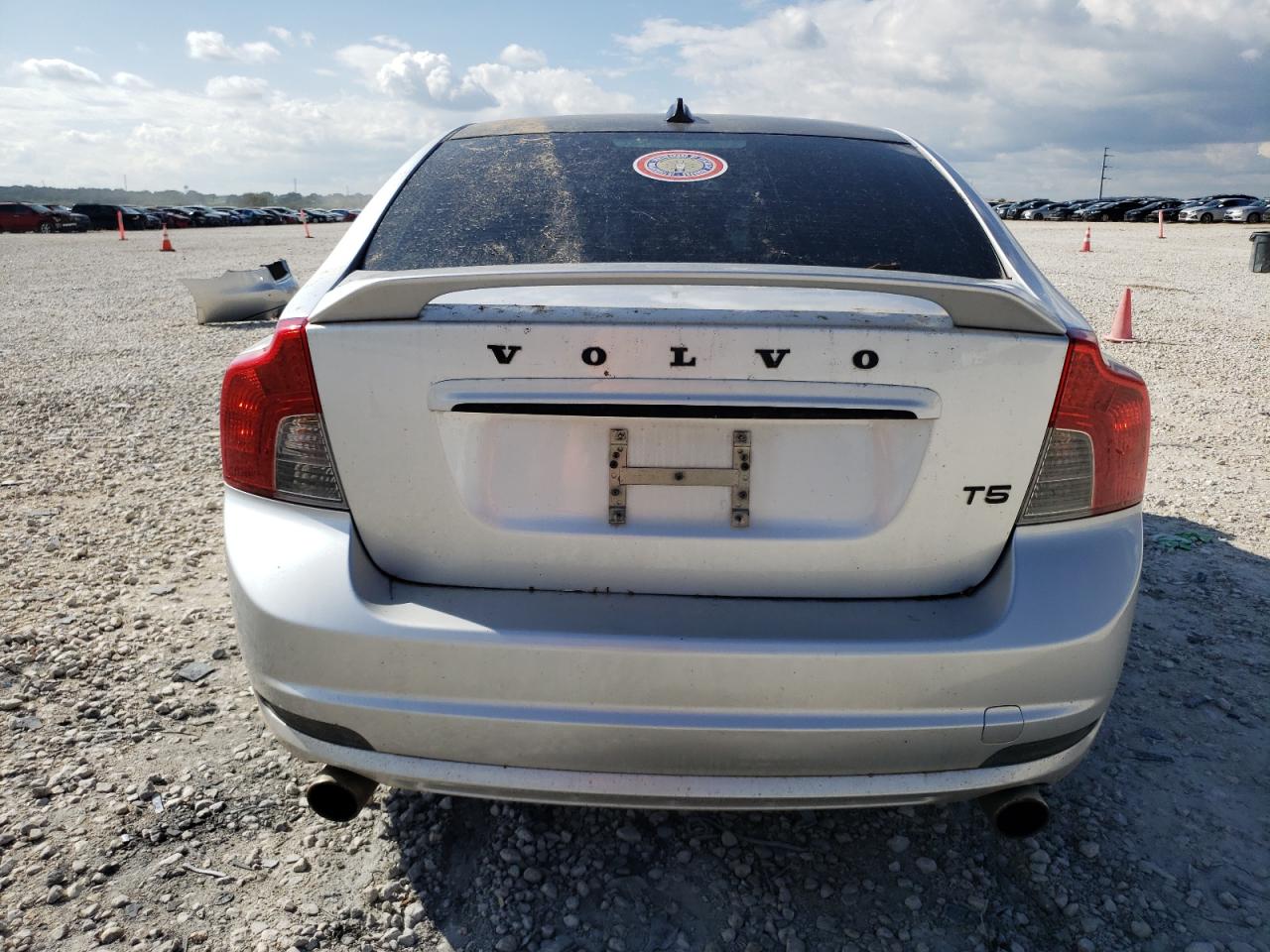 2011 Volvo S40 T5 VIN: YV1672MSXB2537246 Lot: 70402684