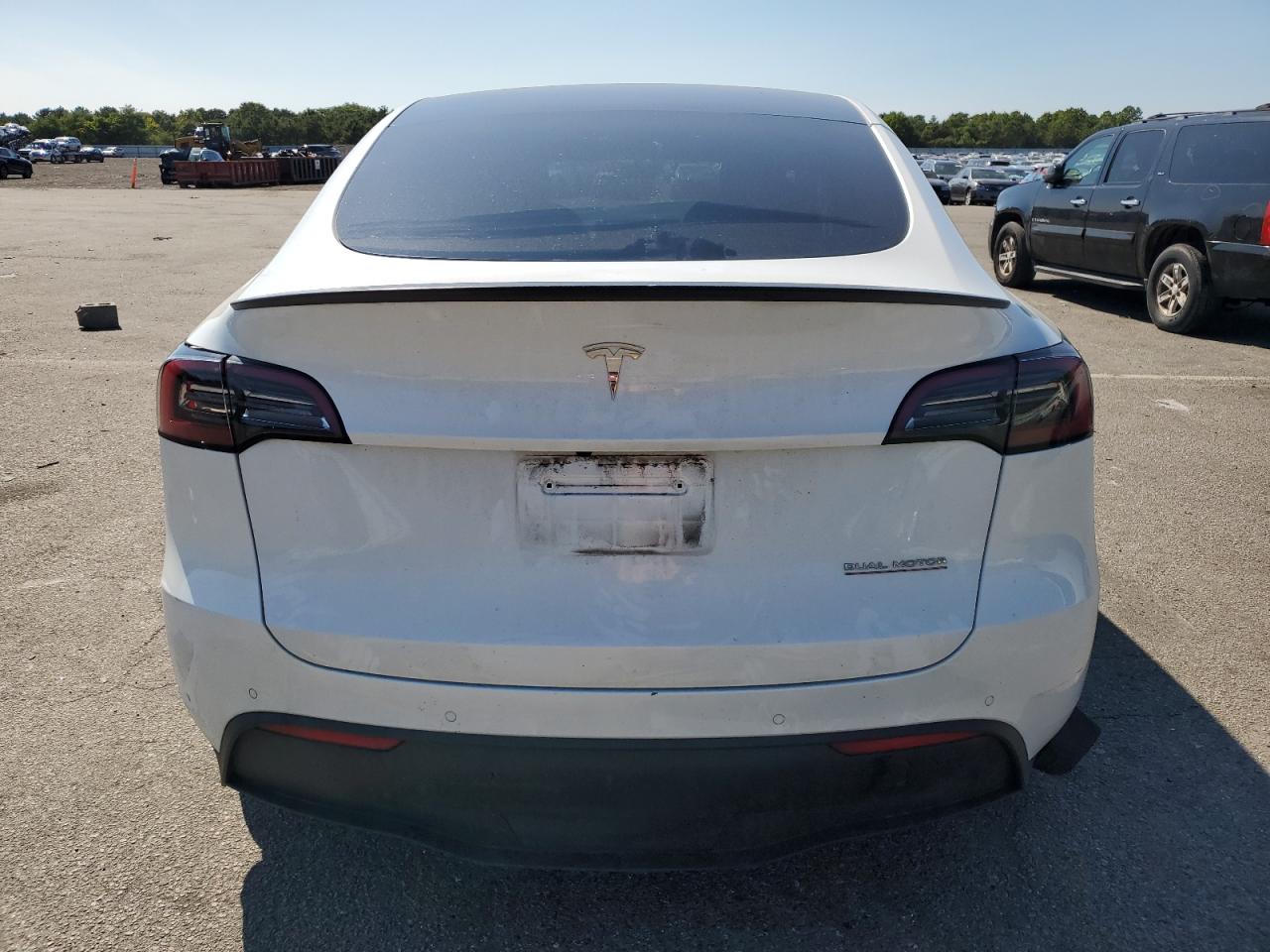 7SAYGDEF3NF537332 2022 Tesla Model Y