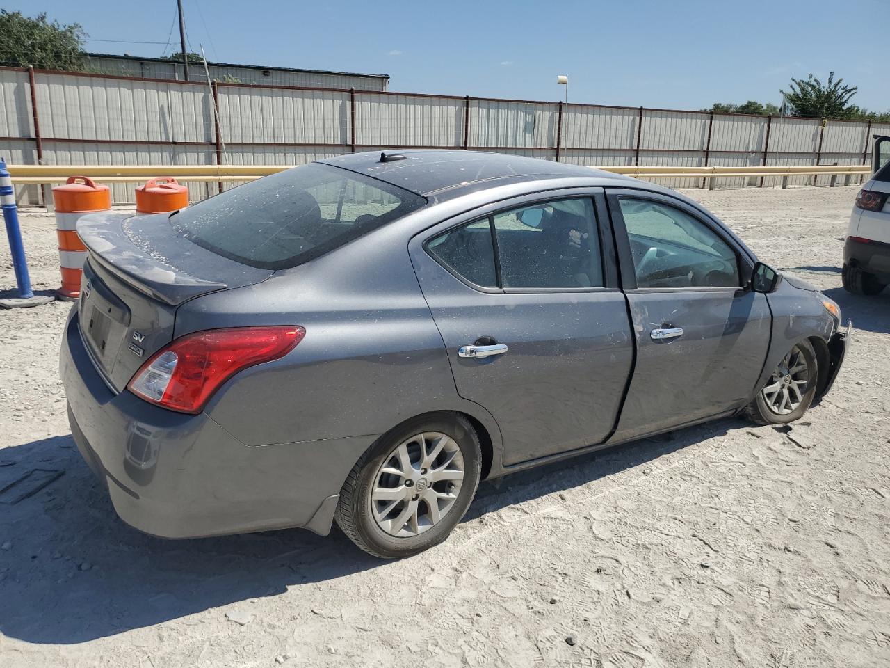 2018 Nissan Versa S VIN: 3N1CN7AP4JL859490 Lot: 72256994