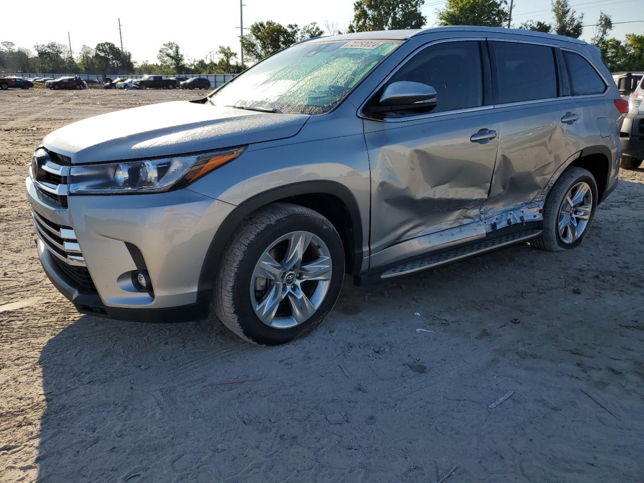 5TDYZRFH8KS329586 2019 TOYOTA HIGHLANDER - Image 1