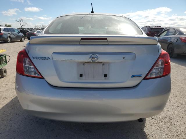  NISSAN VERSA 2014 Srebrny