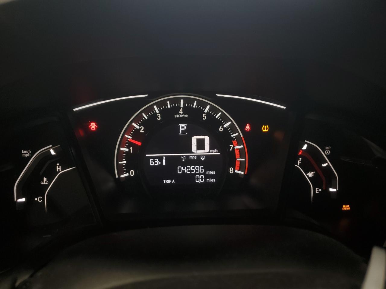 19XFC2F51JE204069 2018 Honda Civic Lx