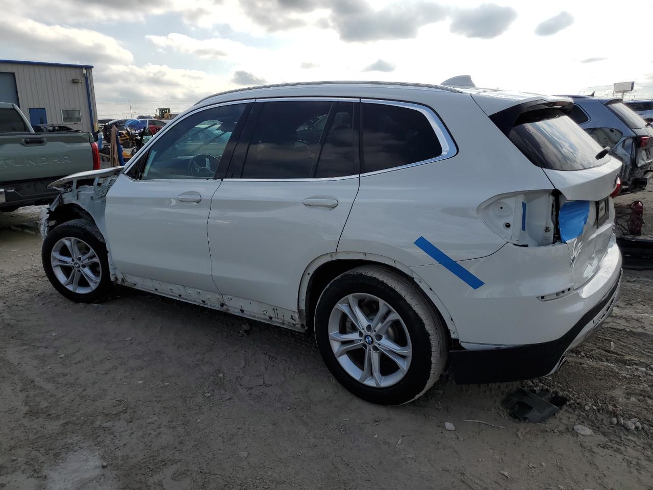 VIN 5UXTR9C57KLD91665 2019 BMW X3 no.2