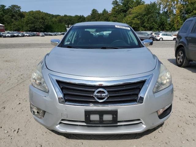 Sedans NISSAN ALTIMA 2015 Srebrny