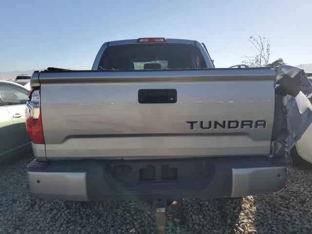  TOYOTA TUNDRA 2016 Srebrny