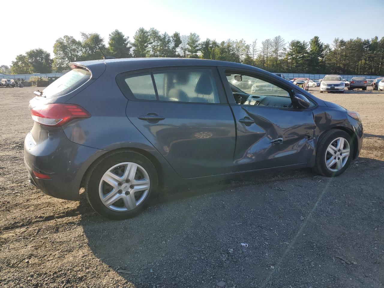 2016 Kia Forte - Image 3