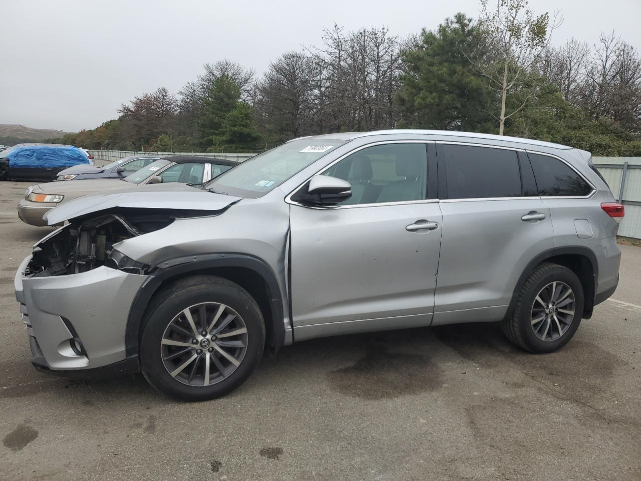 5TDJZRFH0HS395995 2017 TOYOTA HIGHLANDER - Image 1