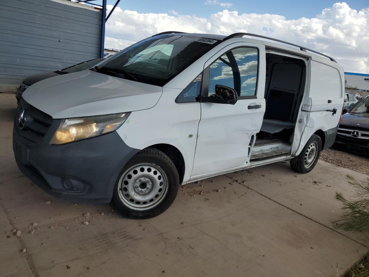 2016 MERCEDES-BENZ METRIS