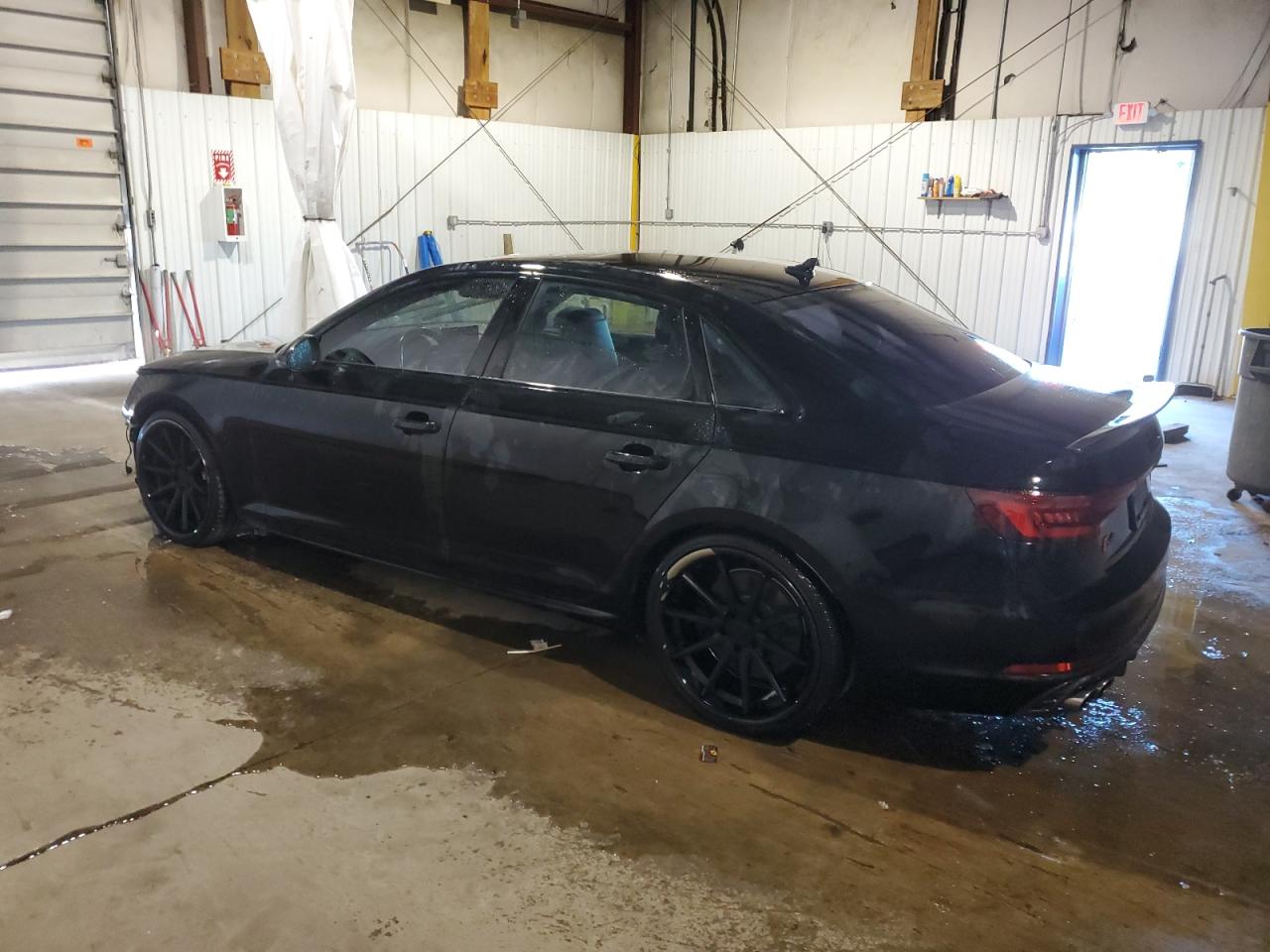 WAUB4AF42JA165117 2018 AUDI RS4 - Image 2