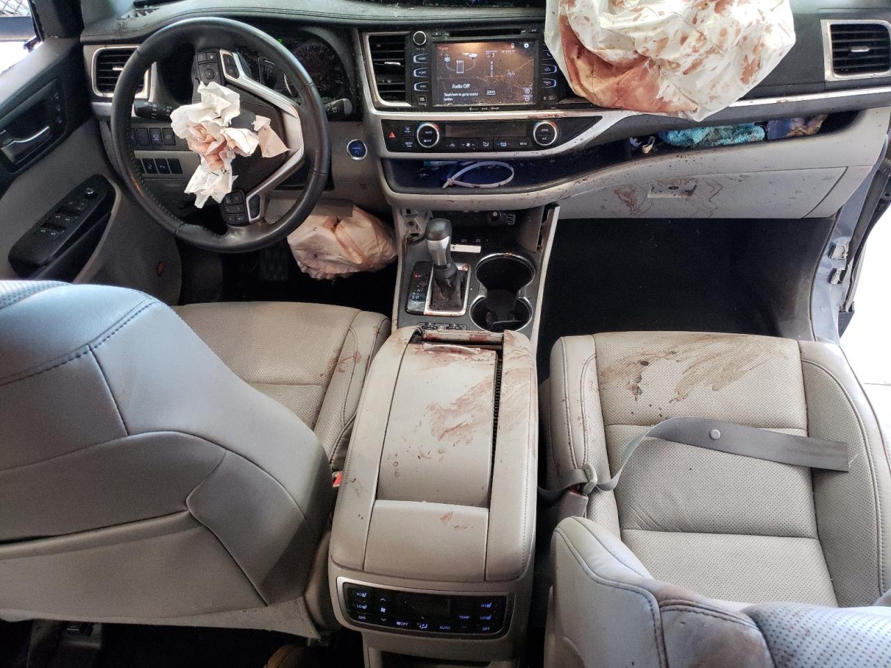 2019 Toyota Highlander - Image 8