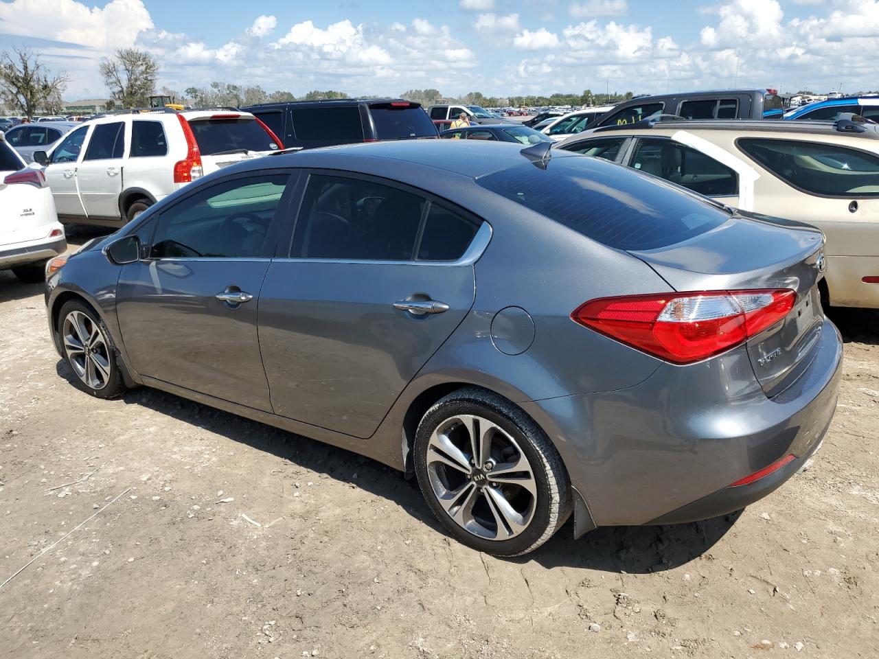 2016 Kia Forte - Image 2