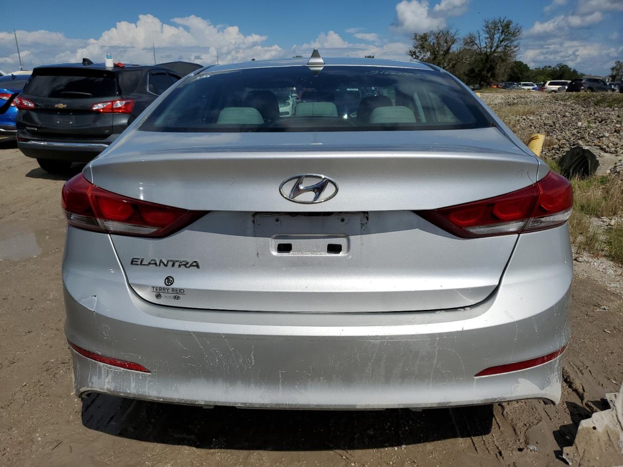 2017 Hyundai Elantra - Image 6