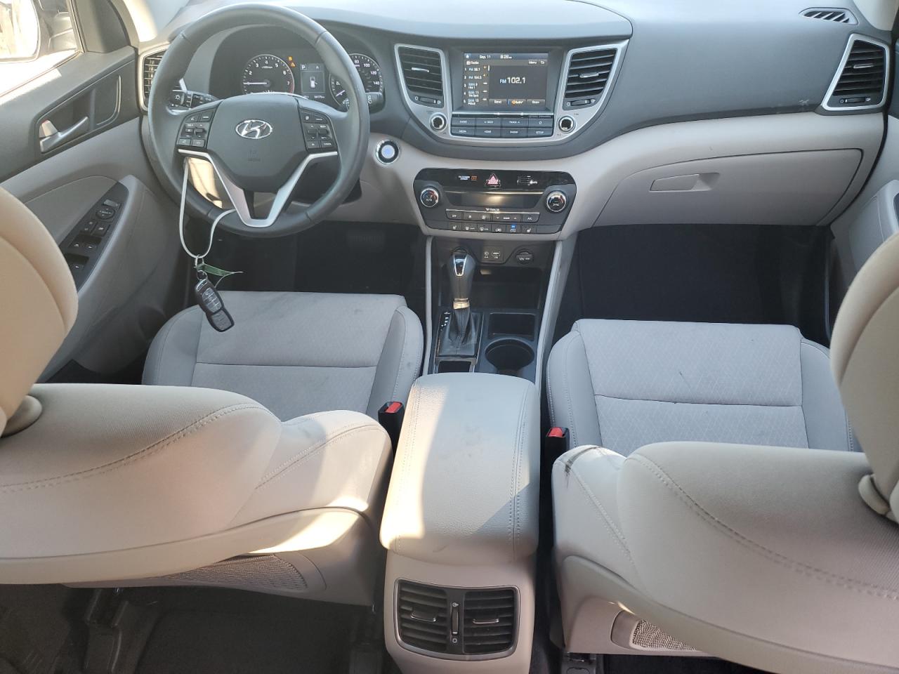 KM8J33A20JU804589 2018 Hyundai Tucson Value