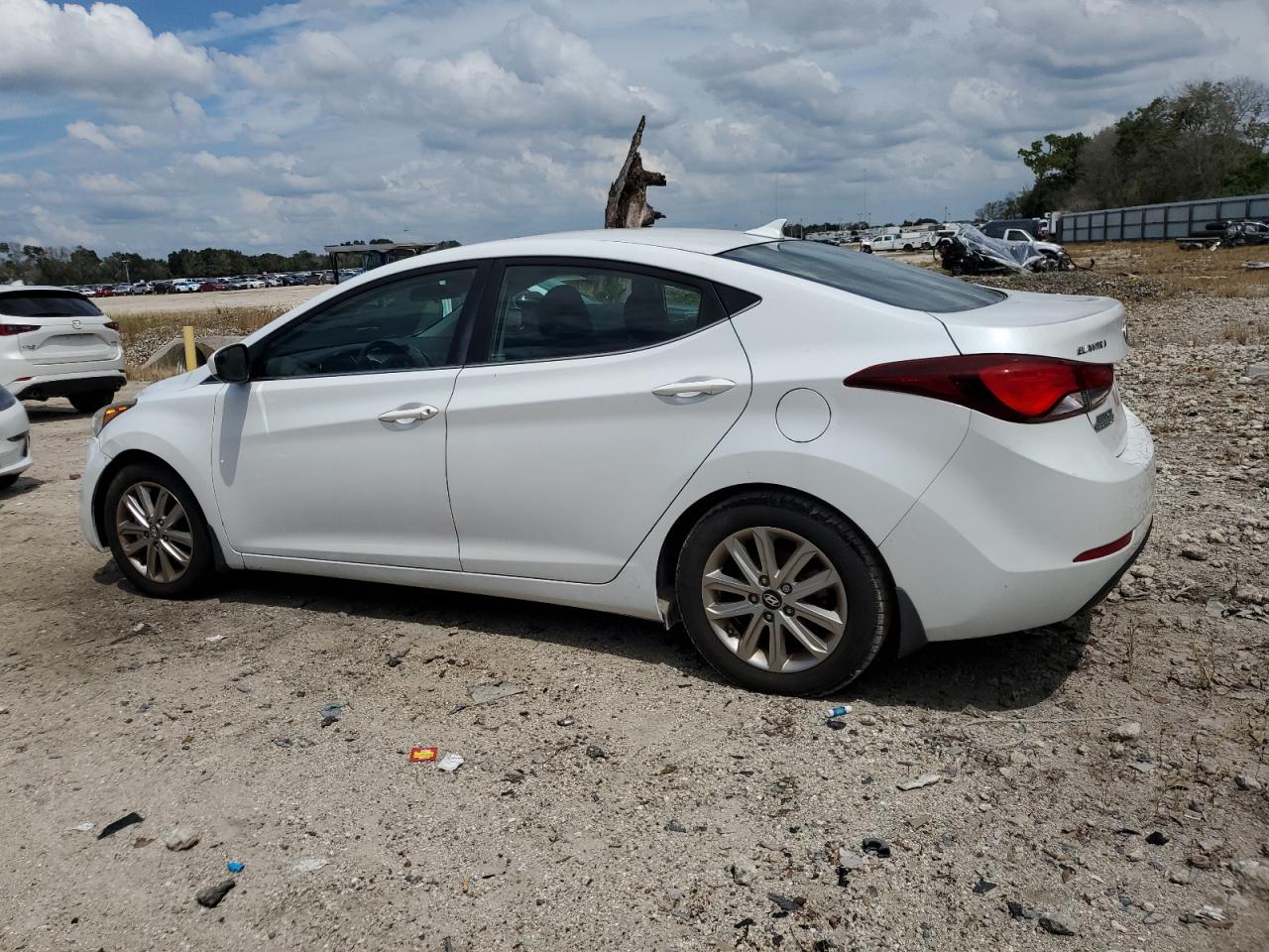 VIN 5NPDH4AE0FH576209 2015 HYUNDAI ELANTRA no.2