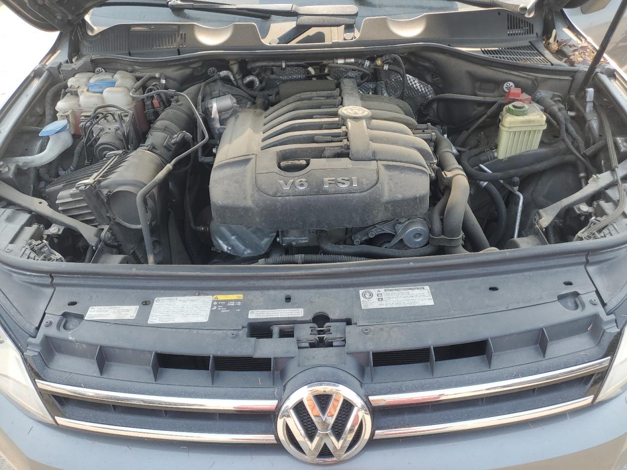 WVGEF9BP1DD013661 2013 Volkswagen Touareg V6