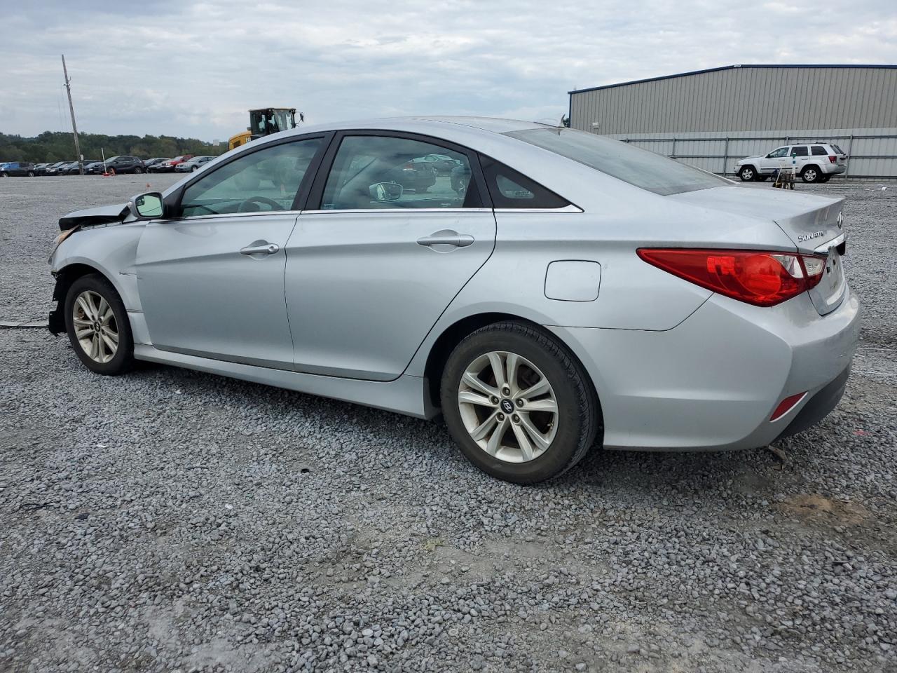 2014 Hyundai Sonata - Image 2