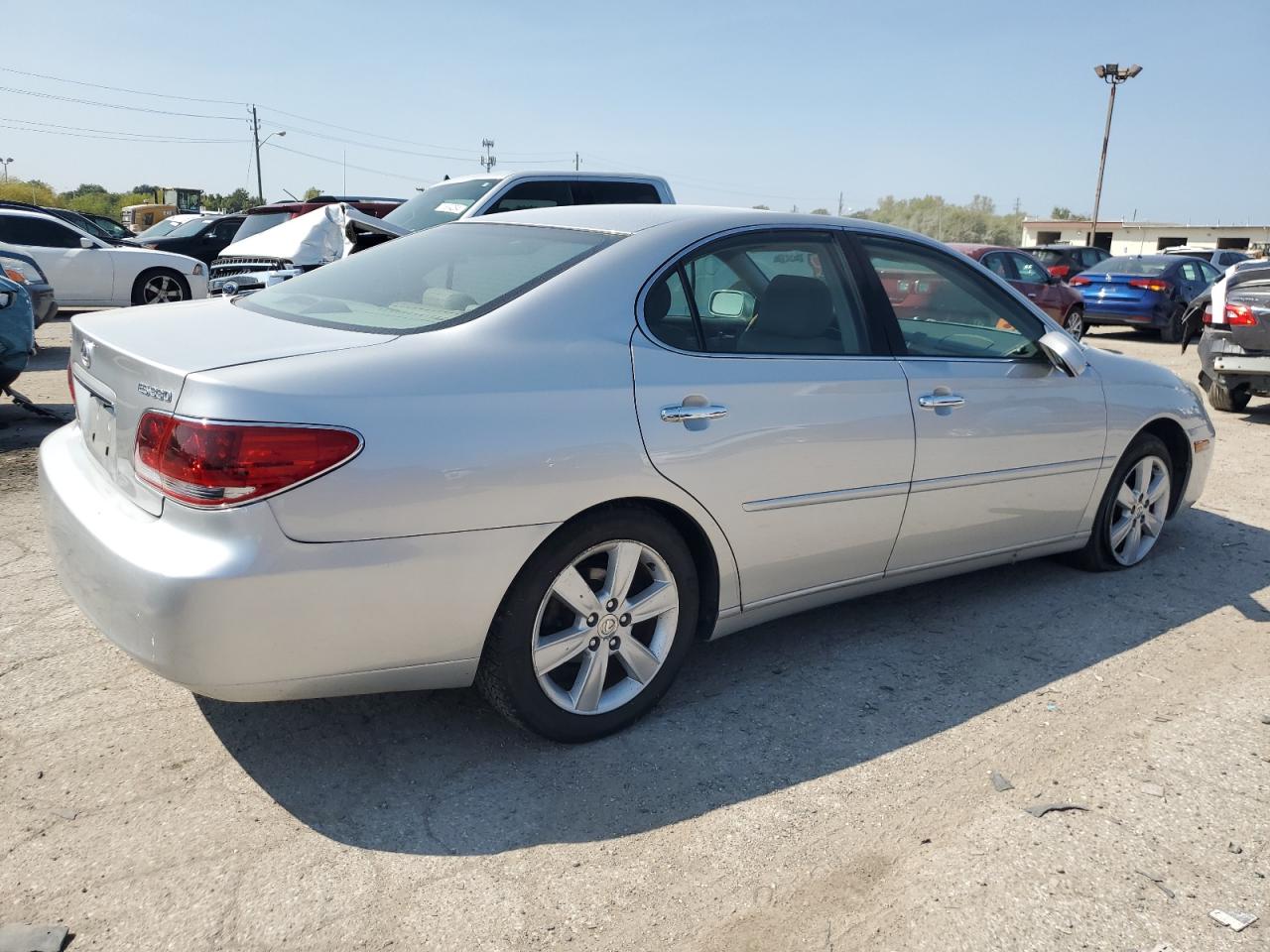 2005 Lexus ES - Image 3