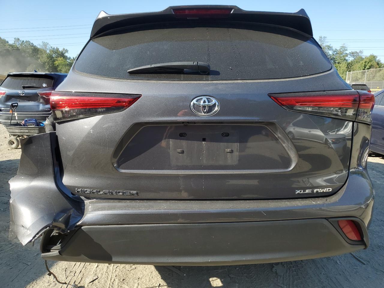 5TDGZRBH5NS591670 2022 Toyota Highlander Xle