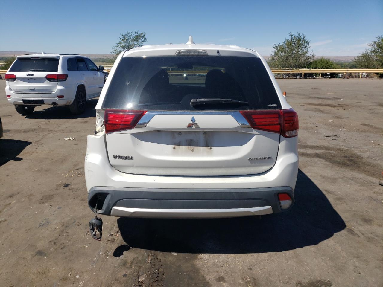 2017 Mitsubishi Outlander Es VIN: JA4AZ2A32HZ017785 Lot: 72276754