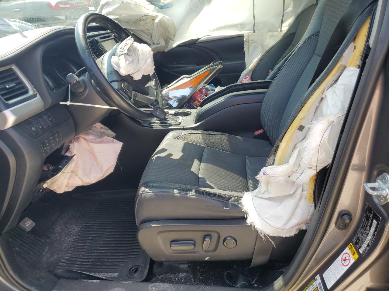 2018 Toyota Highlander - Image 11