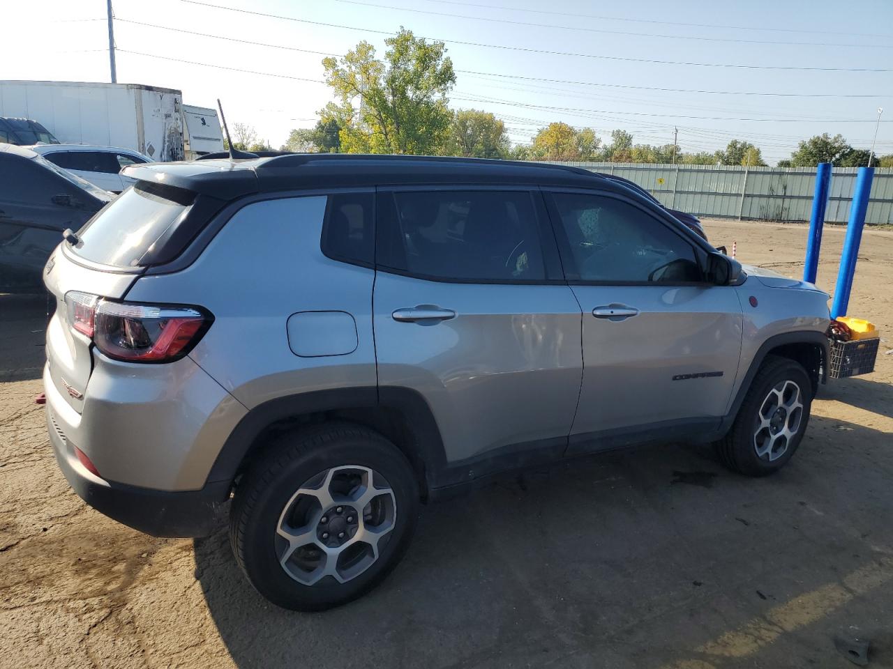 VIN 3C4NJDDB9NT132495 2022 JEEP COMPASS no.3