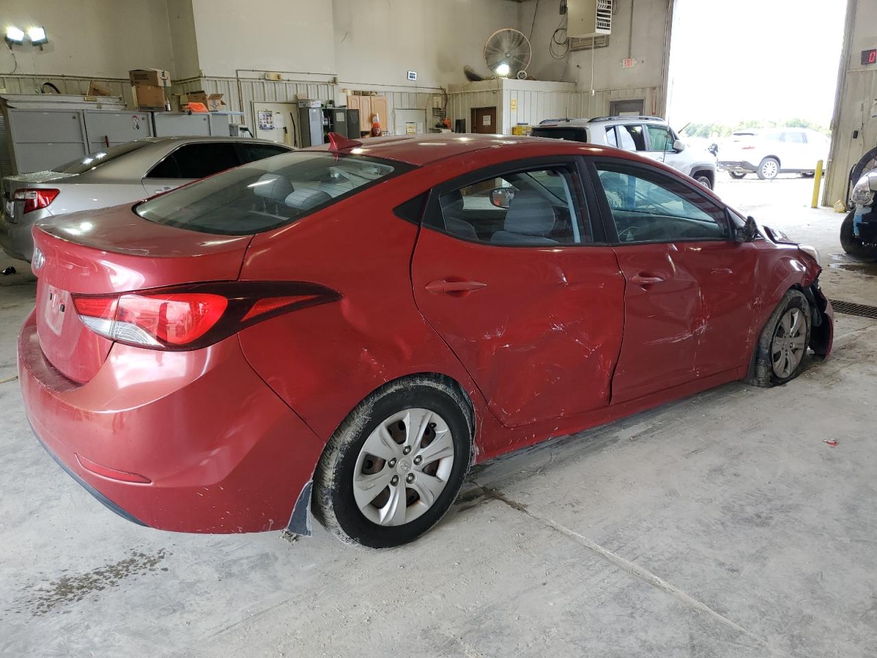 2016 Hyundai Elantra - Image 3