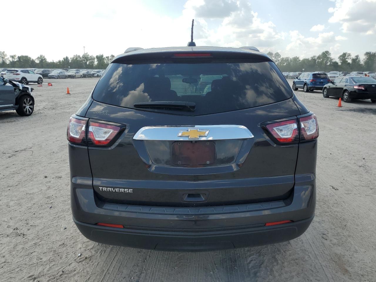 2017 Chevrolet Traverse Ls VIN: 1GNKRFED3HJ238421 Lot: 71121004