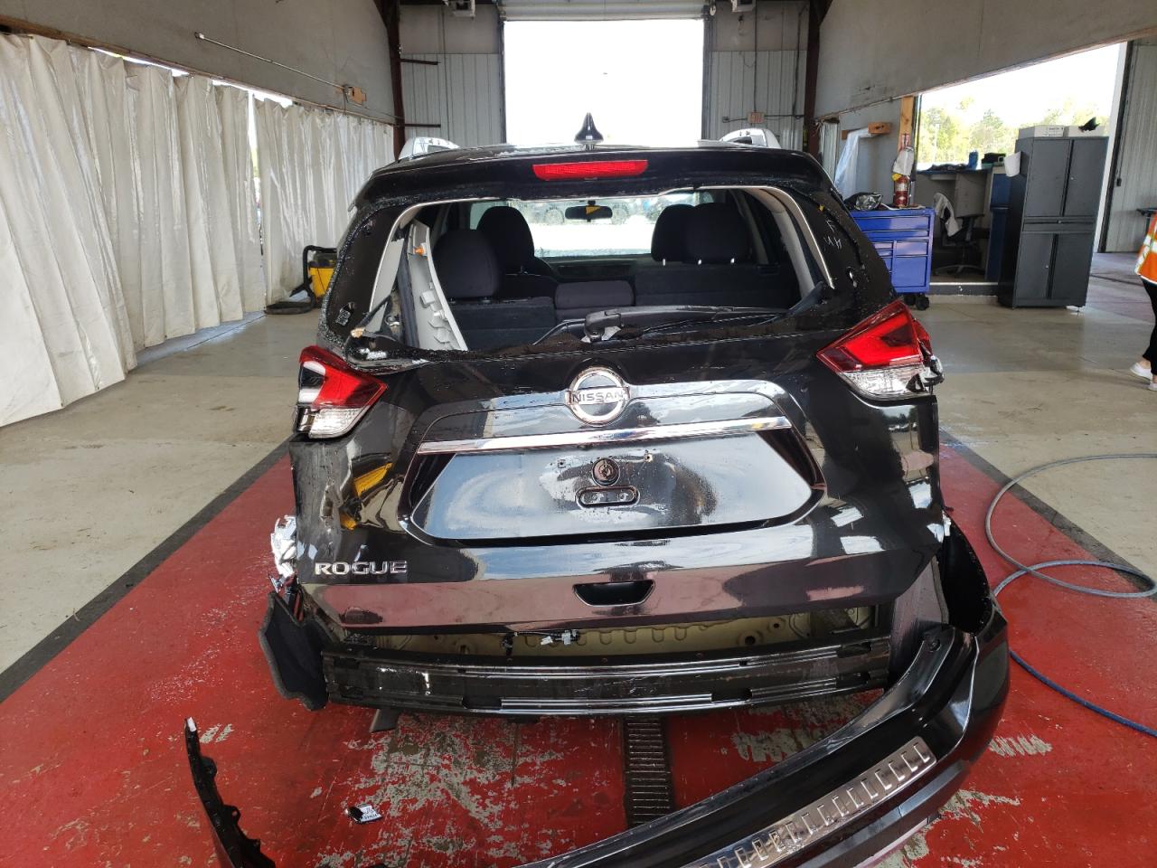 2018 Nissan Rogue - Image 6