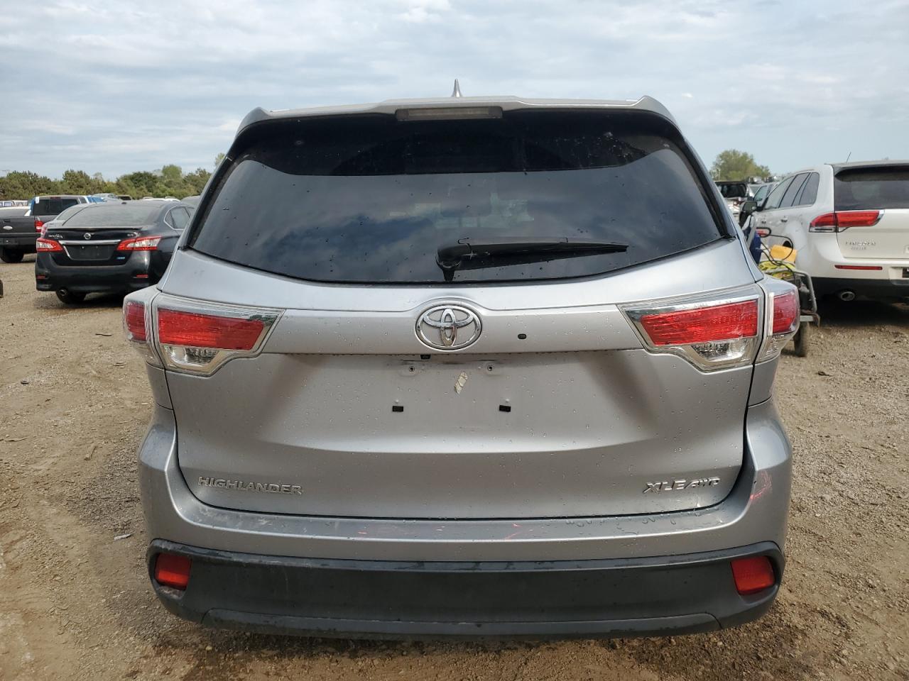 5TDJKRFH4FS120132 2015 Toyota Highlander Xle