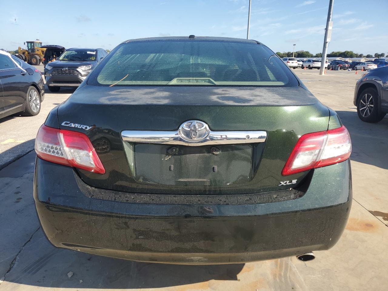 4T1BF3EK1BU627963 2011 Toyota Camry Base