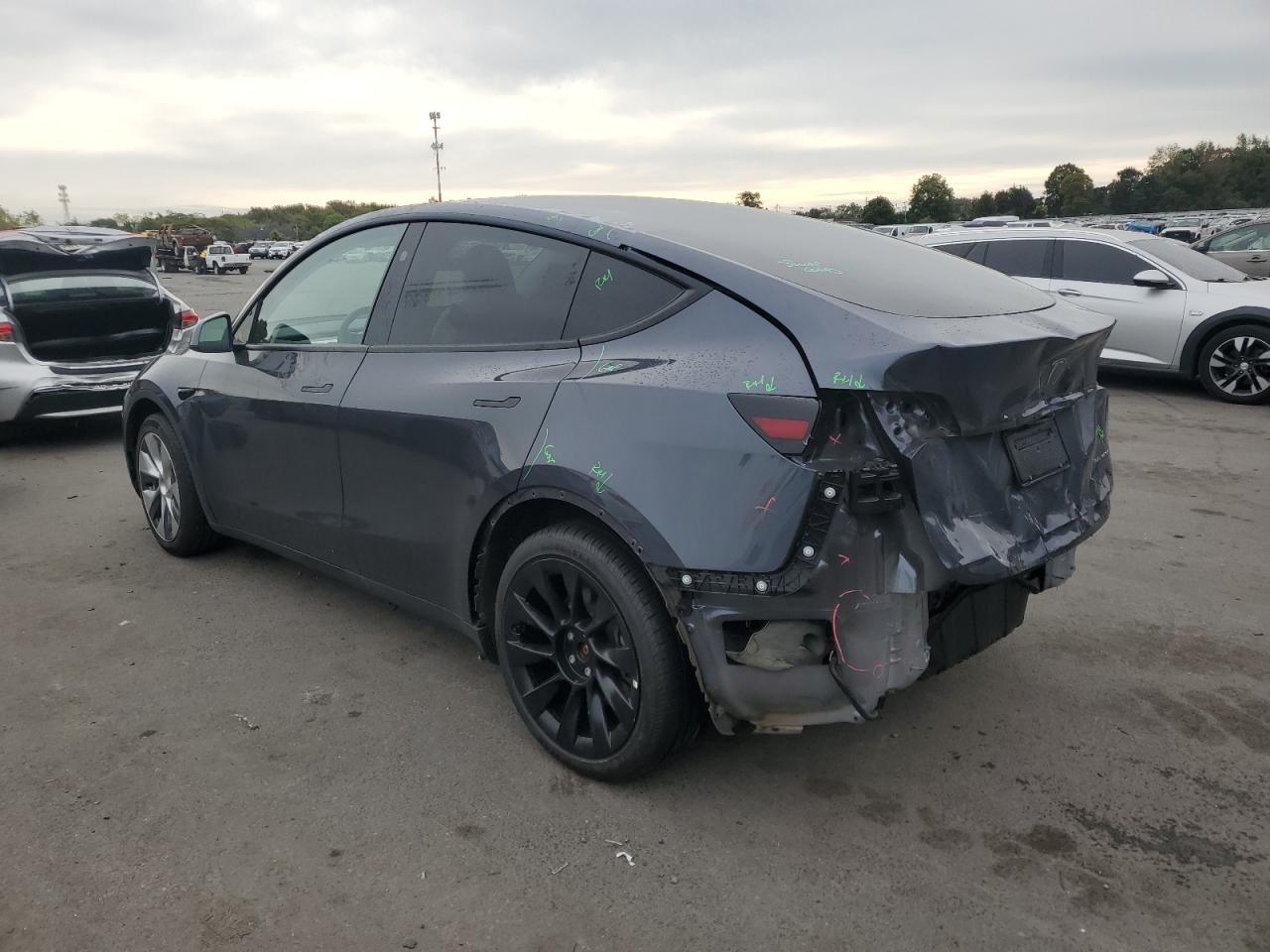 7SAYGDEE6PF835237 2023 TESLA MODEL Y - Image 2