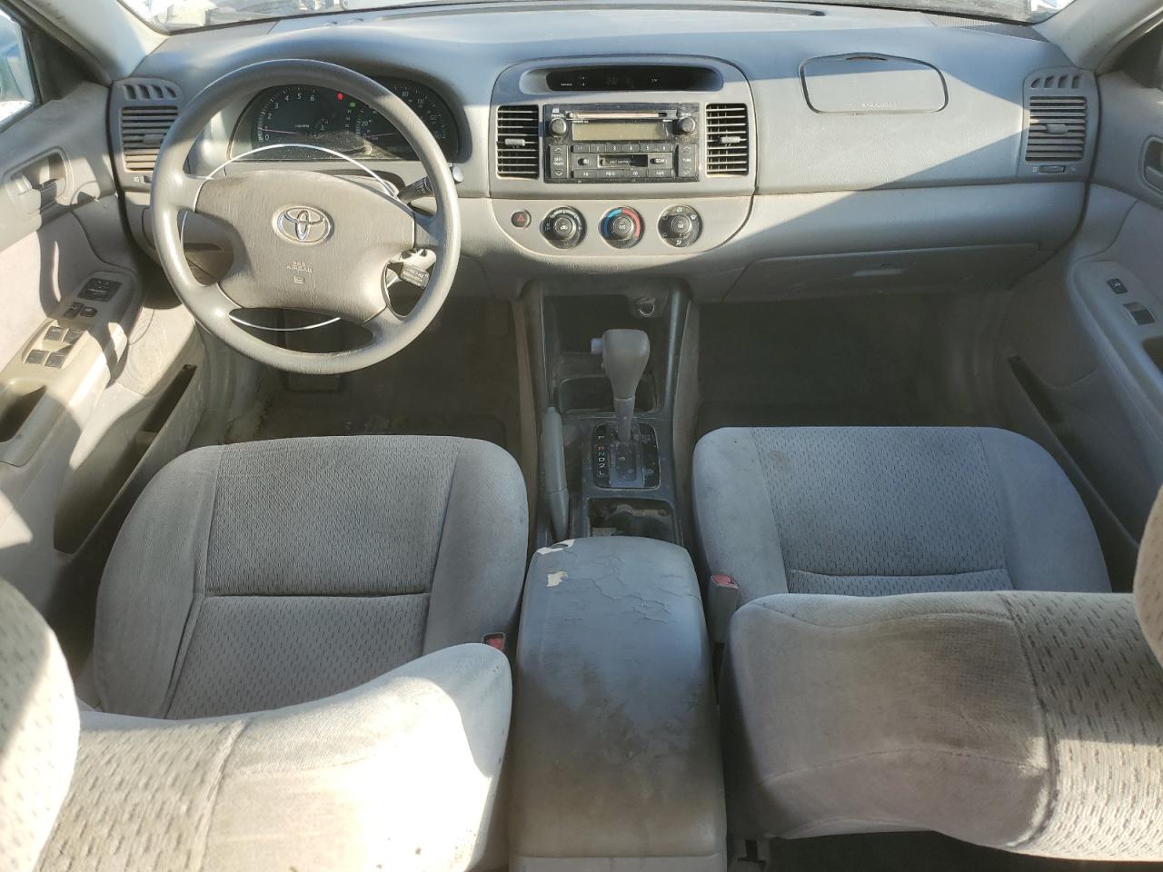 2002 Toyota Camry Le VIN: 4T1BE32K82U062330 Lot: 70698744