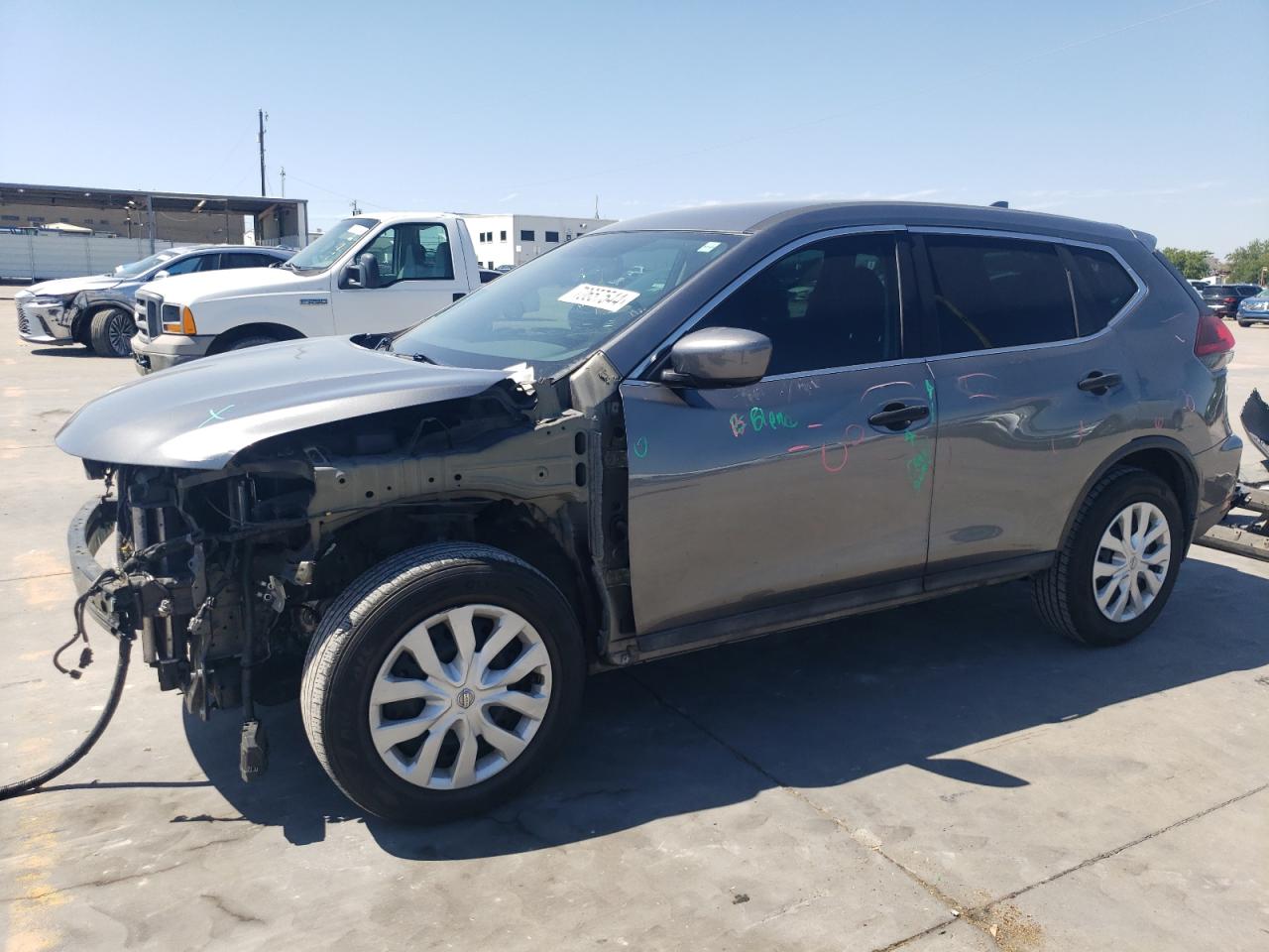 5N1AT2MT1JC718048 2018 NISSAN ROGUE - Image 1