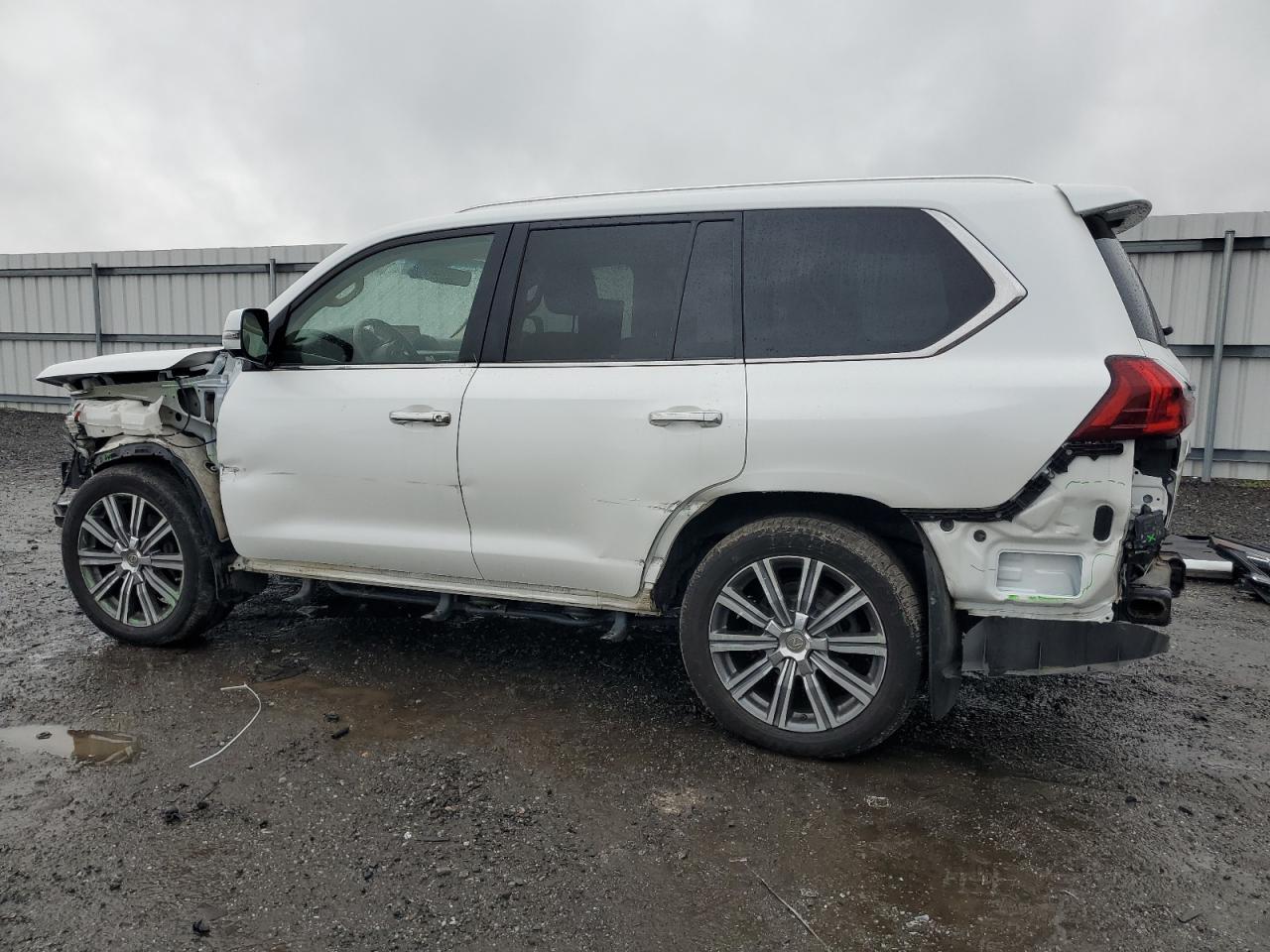 JTJHY7AX4H4243747 2017 LEXUS LX - Image 2