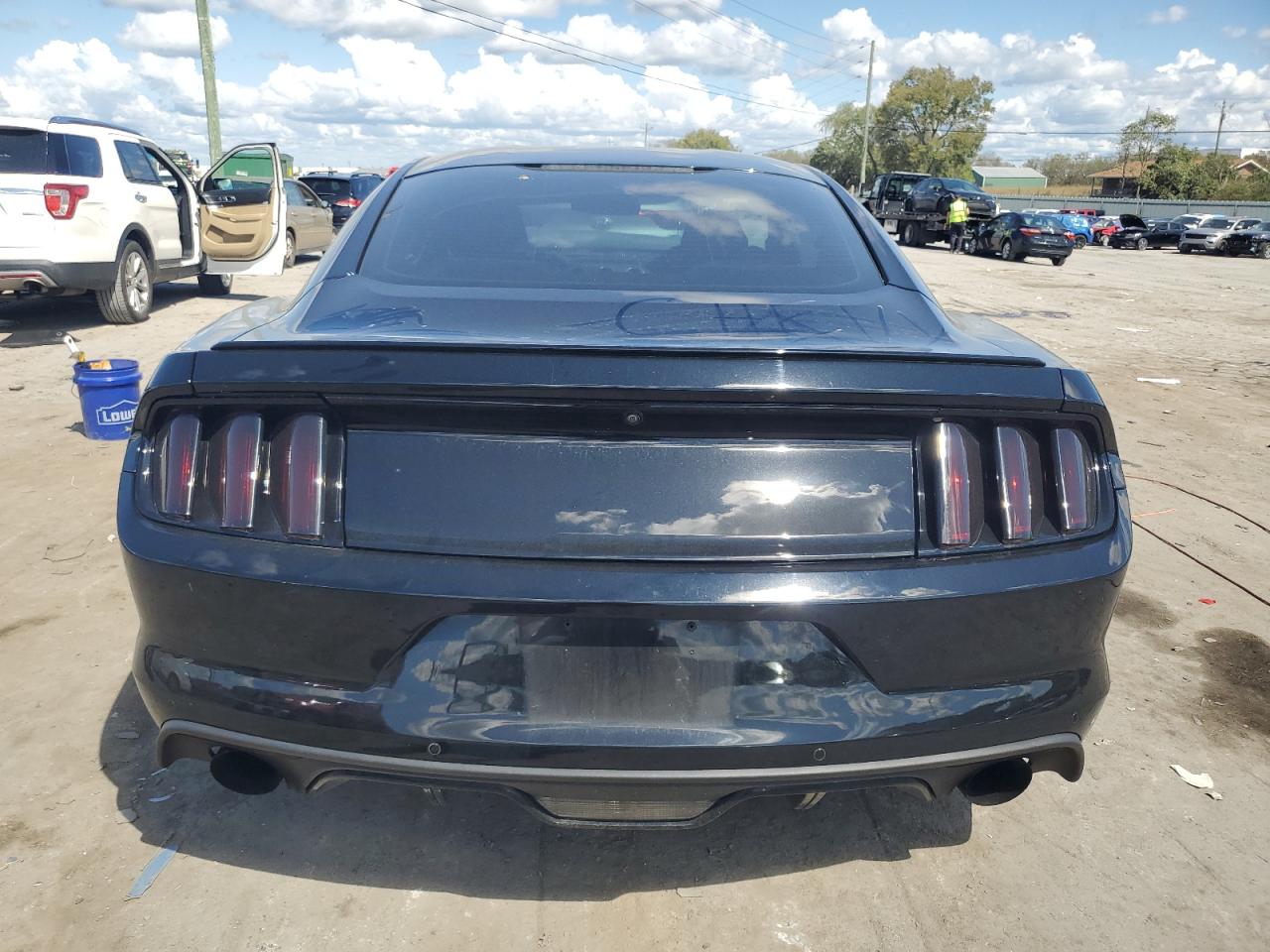 1FA6P8TH2H5335318 2017 Ford Mustang