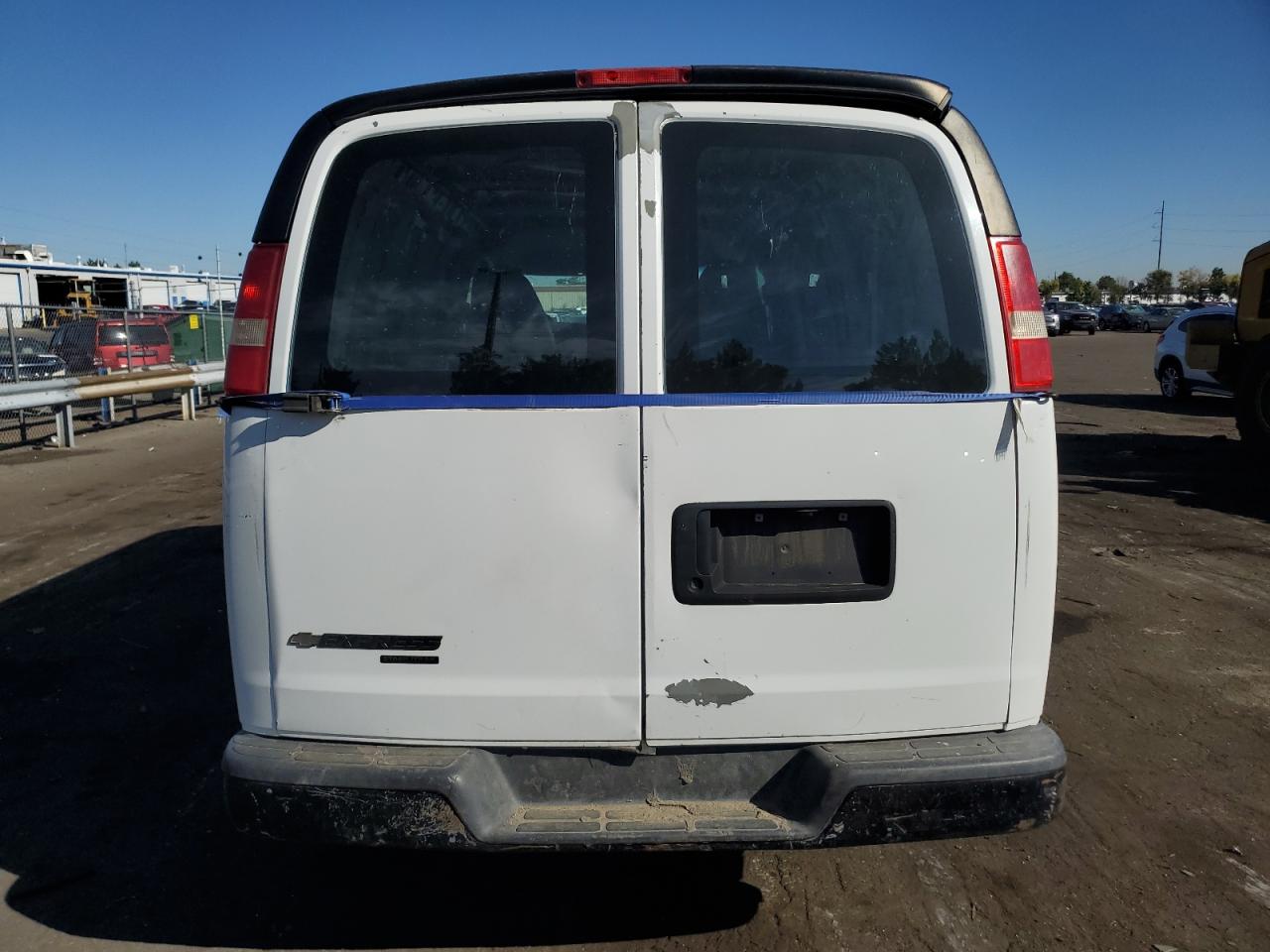 1GCSGAFX2B1118952 2011 Chevrolet Express G1500