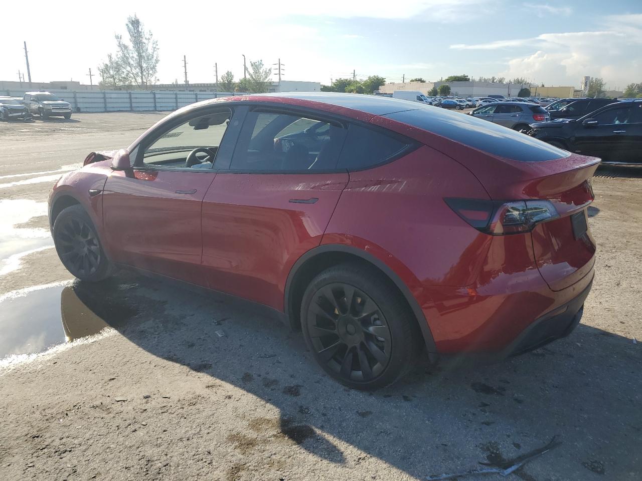 7SAYGDEE5RA222011 2024 TESLA MODEL Y - Image 2