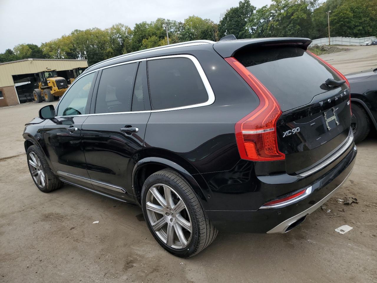 YV4A22PL9K1456311 2019 VOLVO XC90 - Image 2