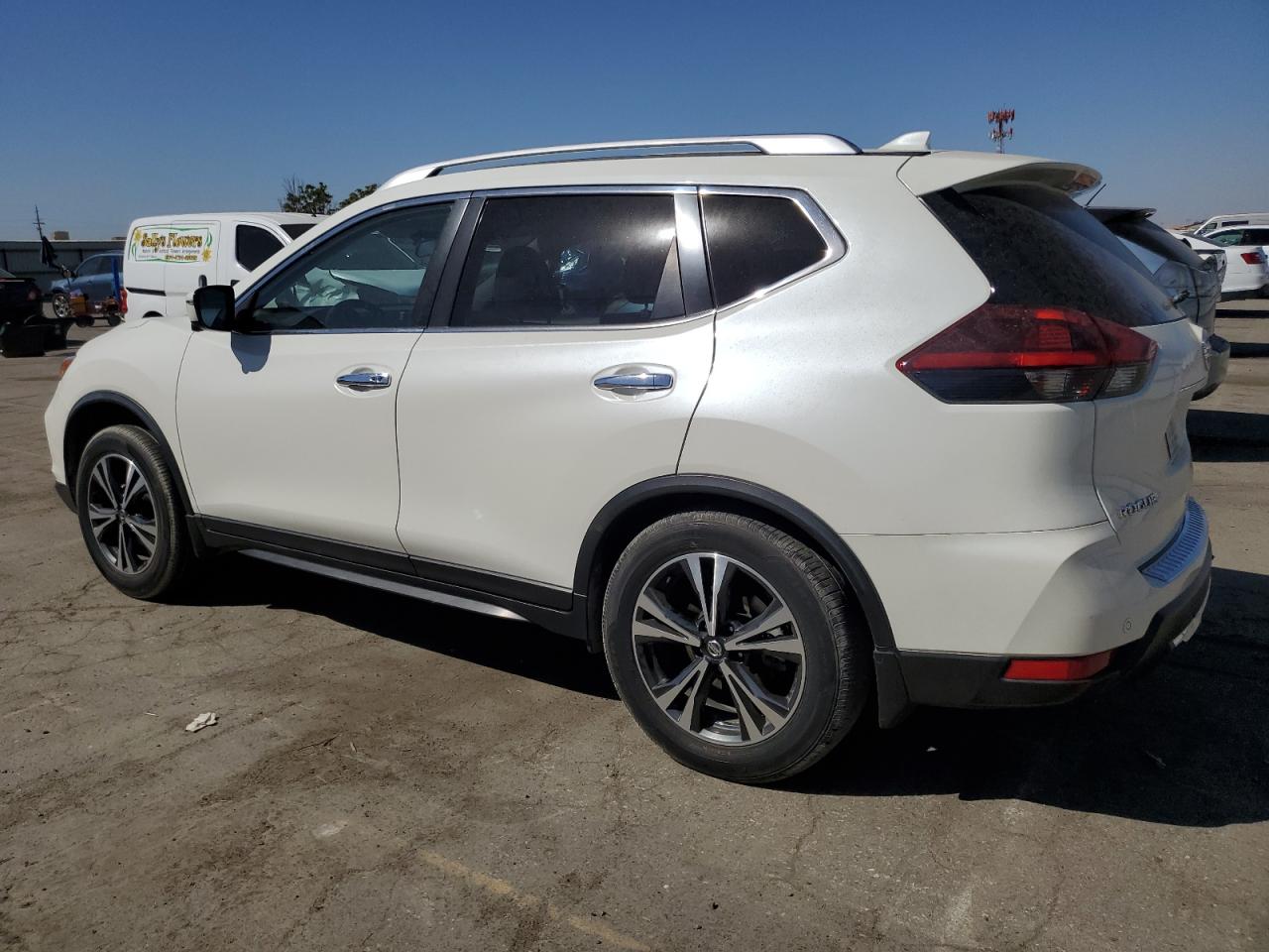 2019 Nissan Rogue S VIN: JN8AT2MT8KW266365 Lot: 73497324