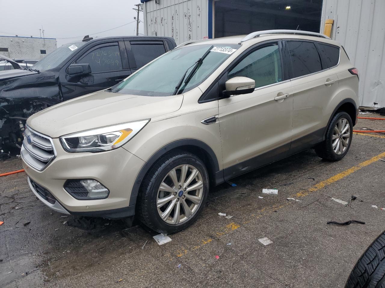 1FMCU0JD5HUC22763 2017 FORD ESCAPE - Image 1