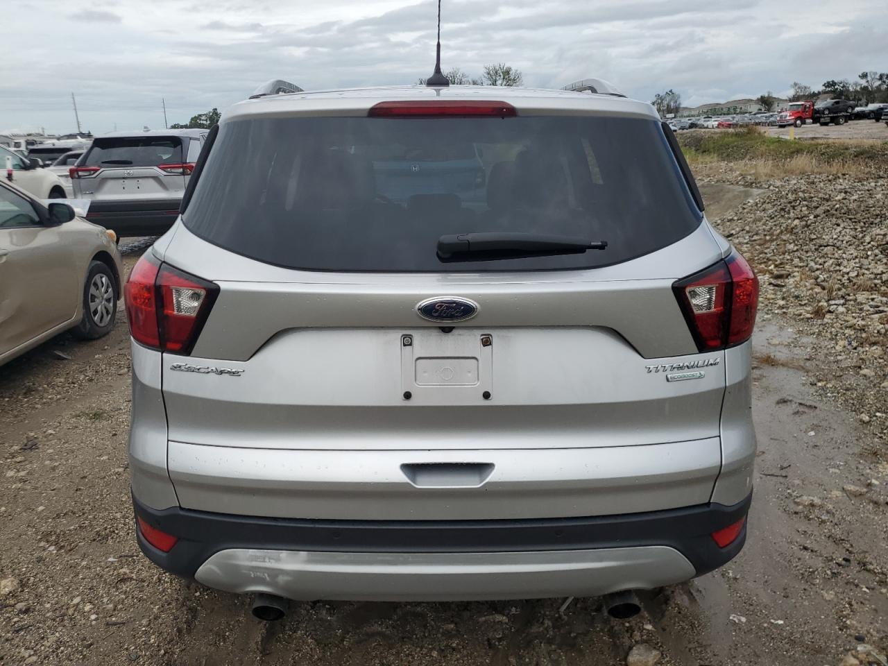 1FMCU0J94KUB47847 2019 Ford Escape Titanium