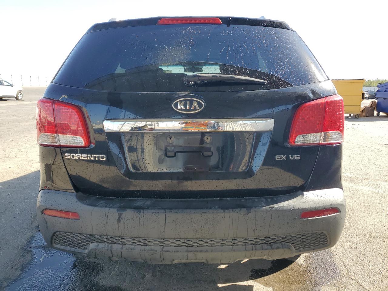 5XYKT4A23BG055322 2011 Kia Sorento Base