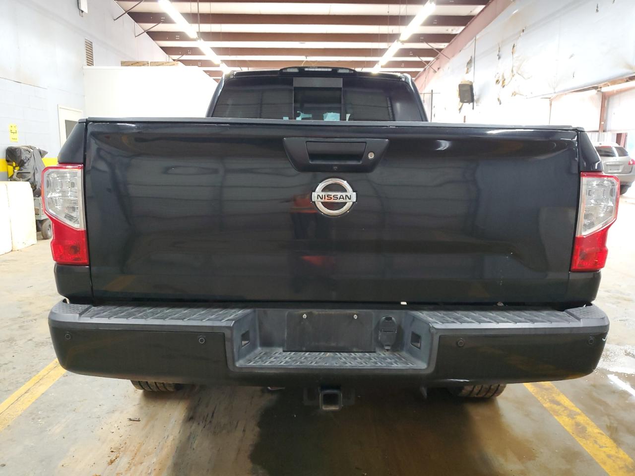 1N6AA1F22HN553230 2017 Nissan Titan Xd Sl