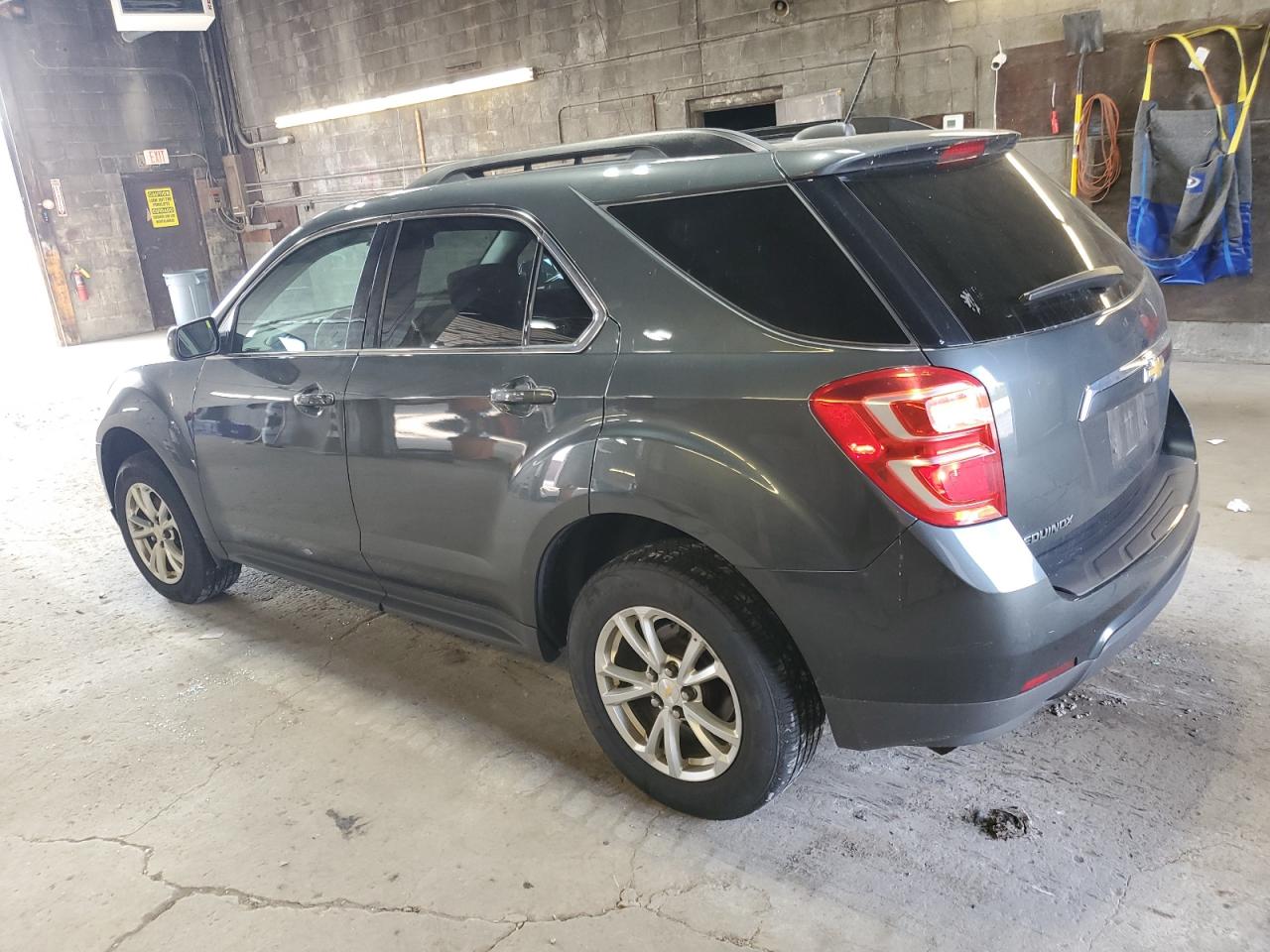 2GNALCEKXH1583028 2017 CHEVROLET EQUINOX - Image 2