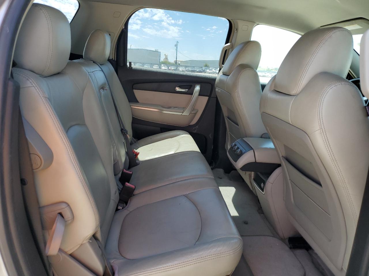 2009 GMC Acadia - Image 11