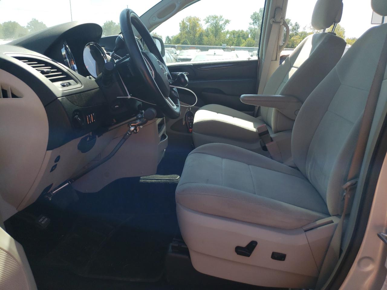 2011 Dodge Caravan - Image 7