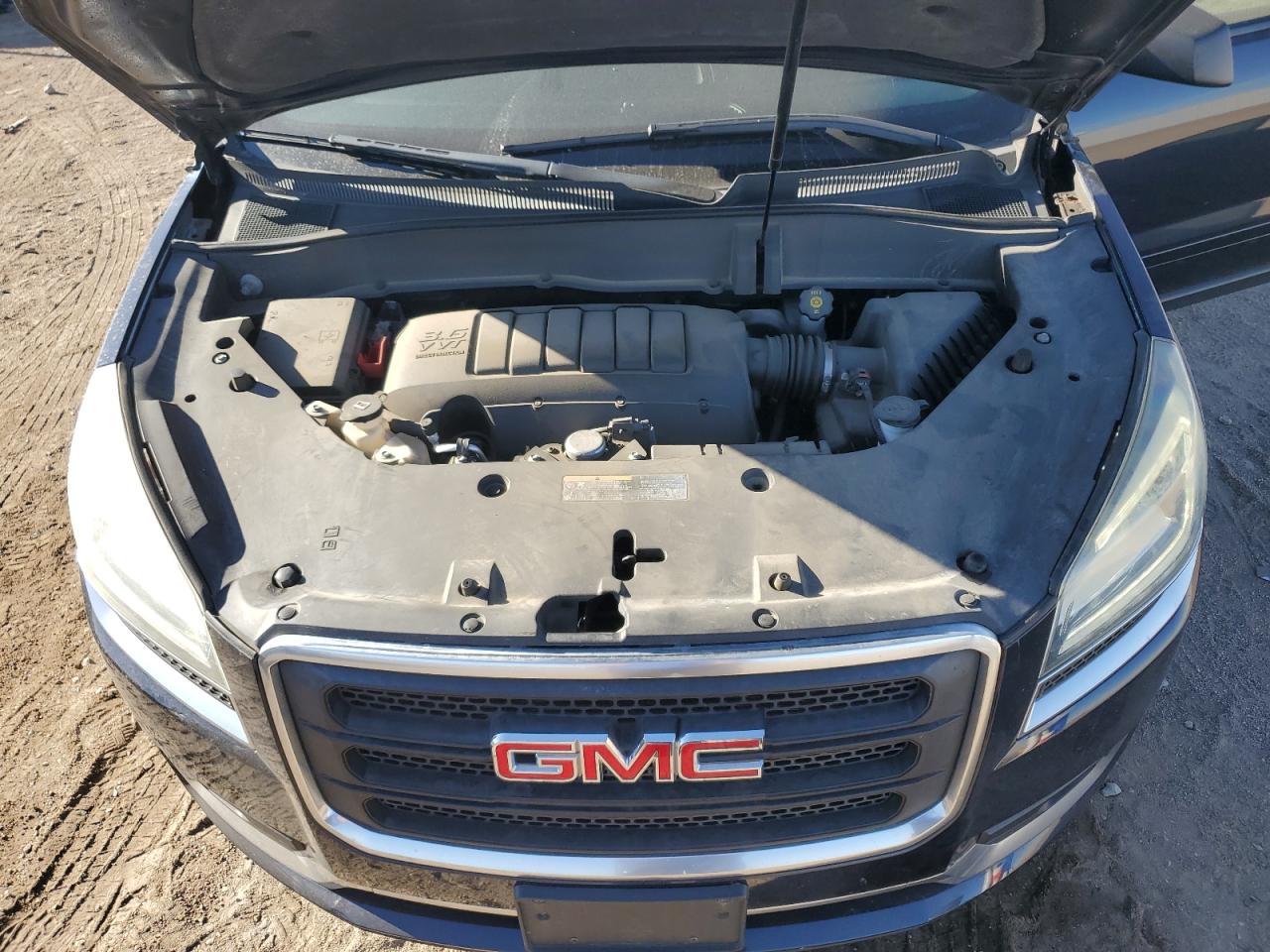 1GKKVPKD8GJ173079 2016 GMC Acadia Sle