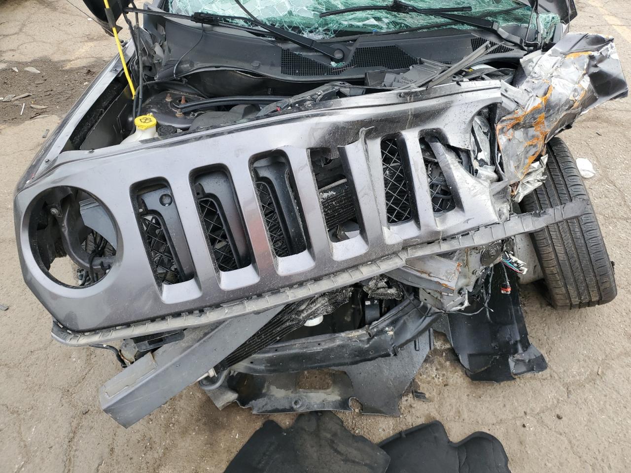 2017 Jeep Liberty (Patriot) - Image 12