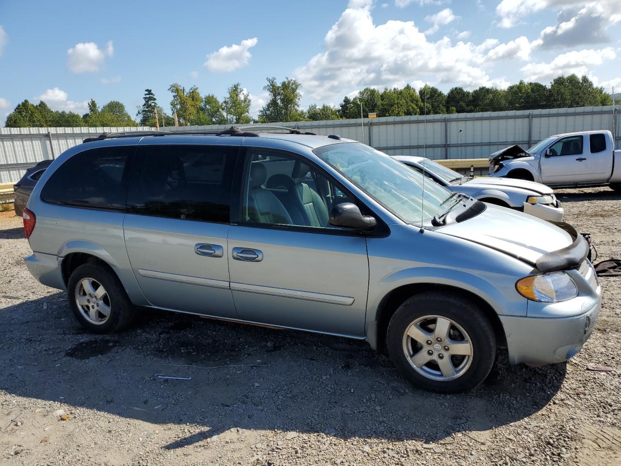 2005 Dodge Grand Caravan Sxt VIN: 2D8GP44L25R540860 Lot: 70062944