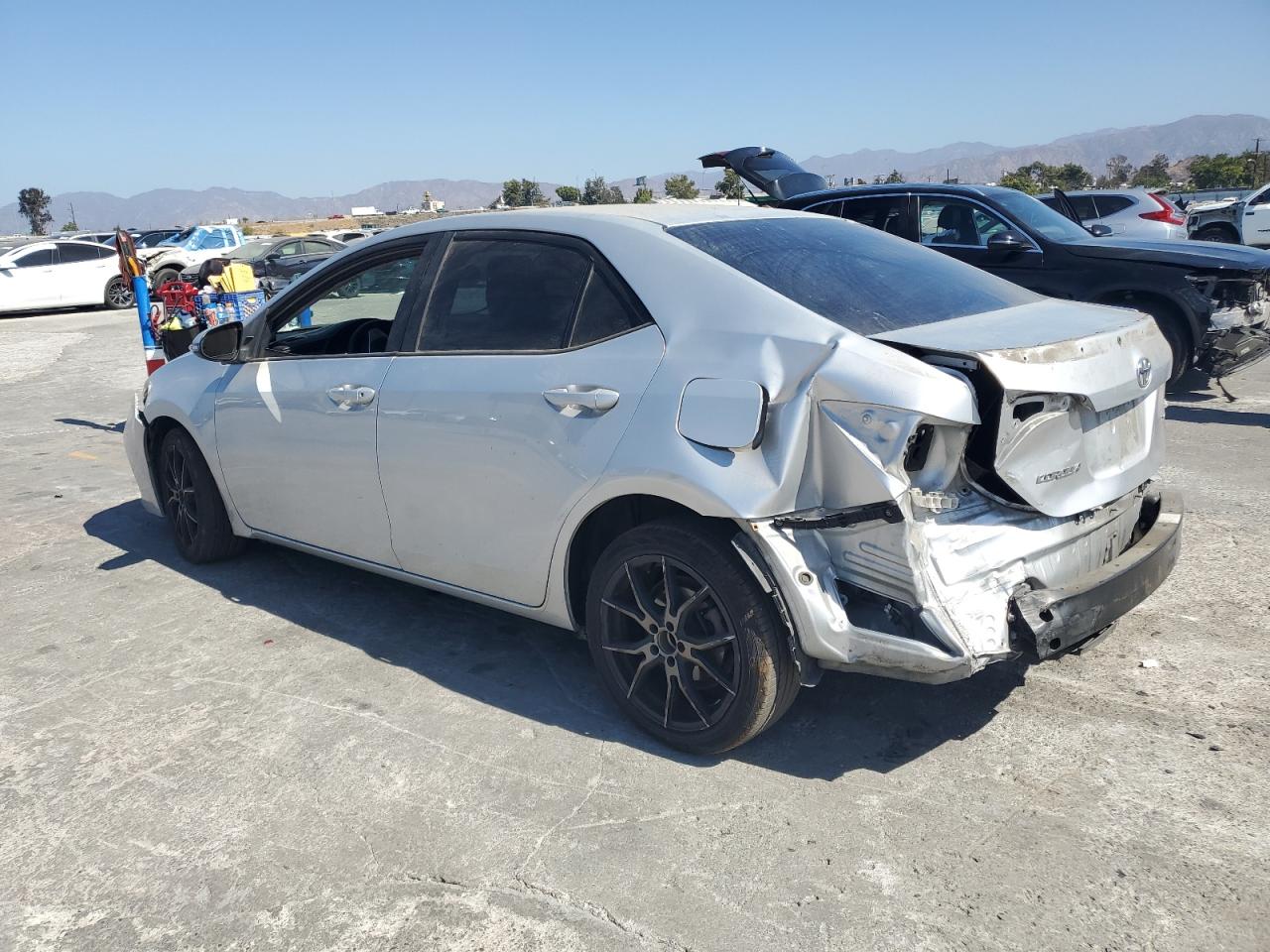 2T1BURHE5HC764168 2017 TOYOTA COROLLA - Image 2